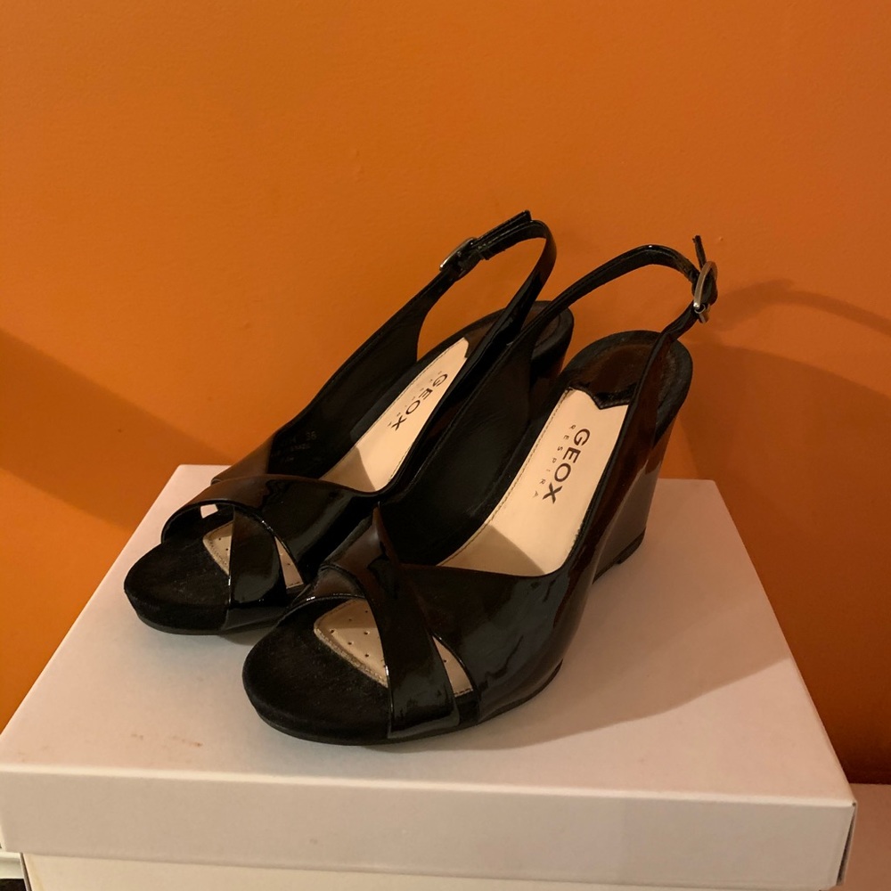 Black patent wedges